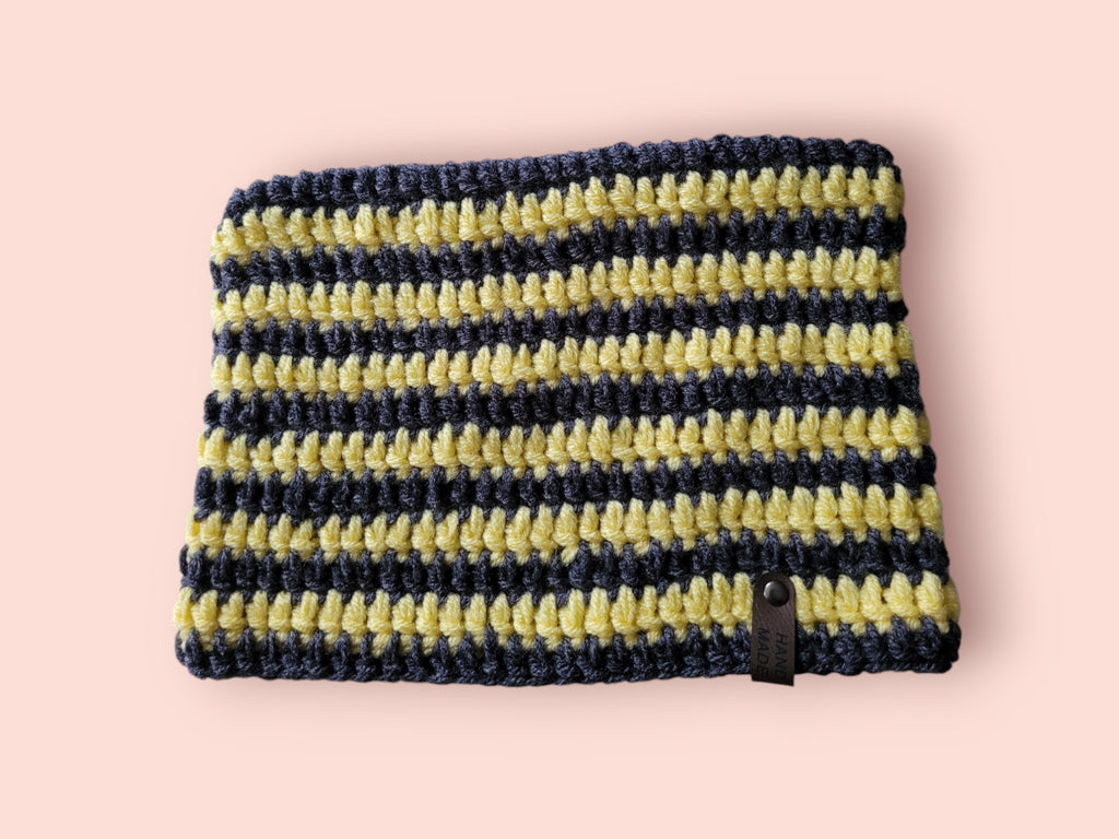 cat beanie hat dark grey / yellow