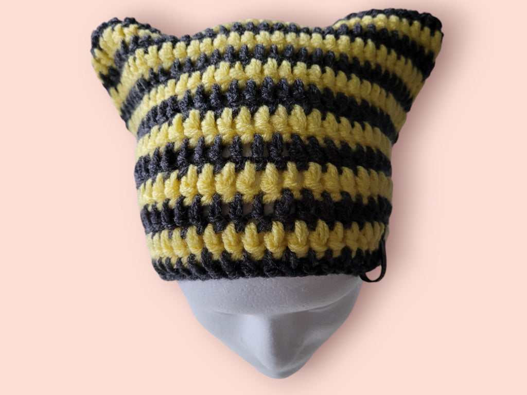 cat beanie hat dark grey / yellow